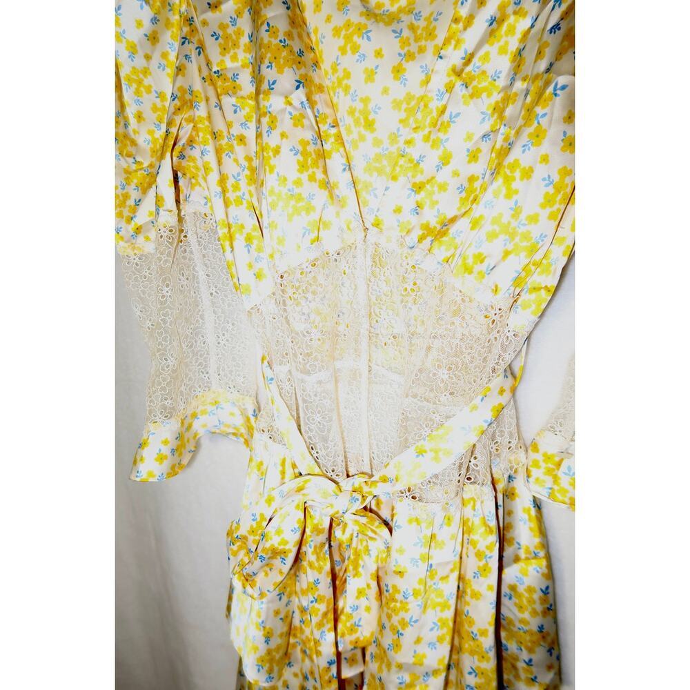For Love And Lemon Daffodil Floral Lace Robe Size Large - Picture 6 of 13